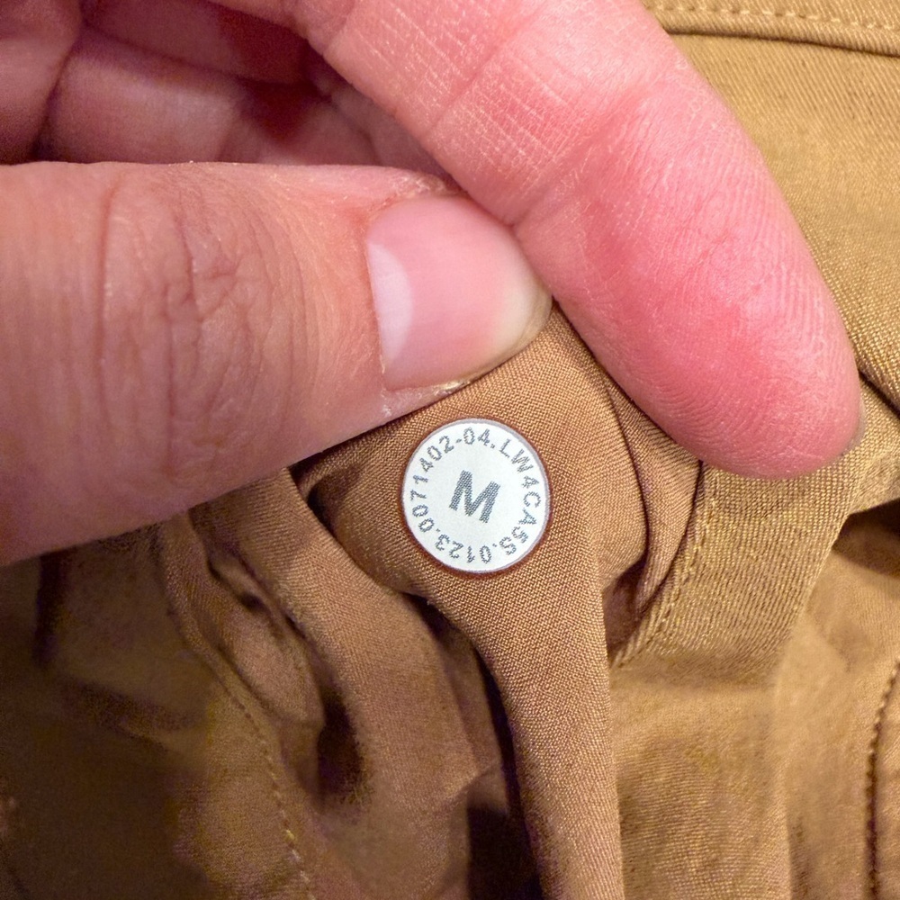 Lululemon Cinch-Waist Stretch Shirt Jacket
Bold Beige medium - Picture 6 of 6